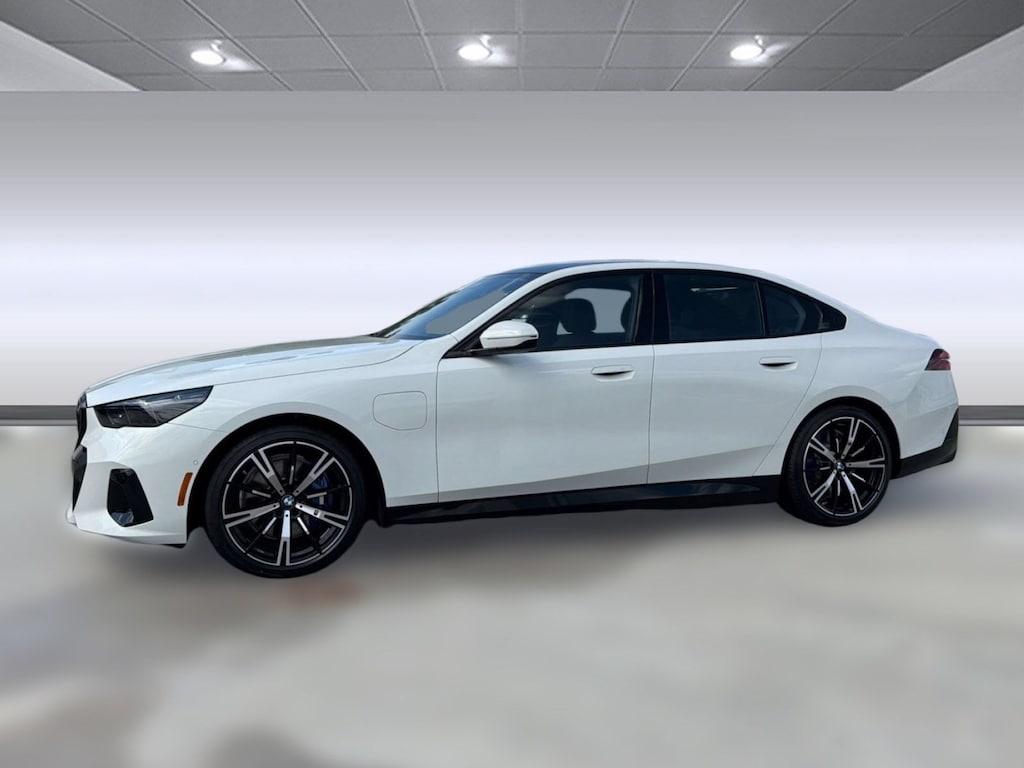 New 2027 BMW 550e xDrive Sedan