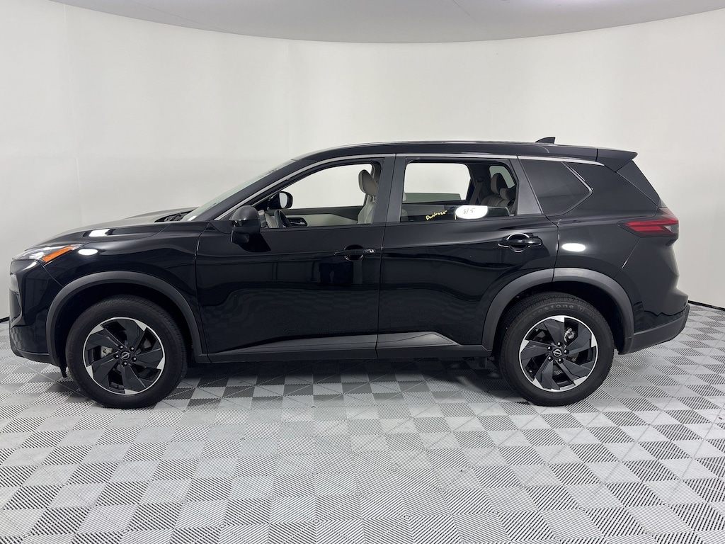Used 2024 Nissan Rogue SV FWD SV