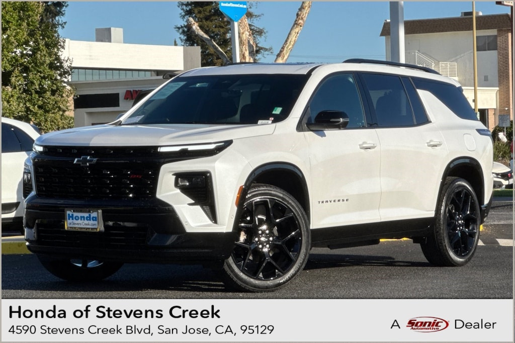 Used 2024 Chevrolet Traverse RS SUV