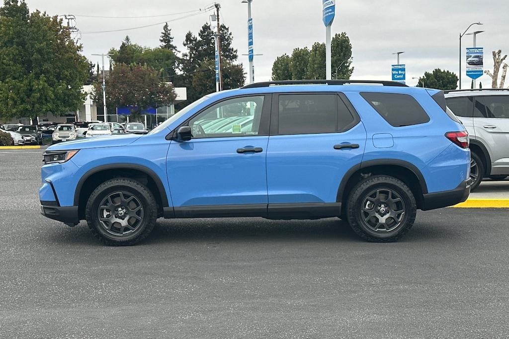 Used 2024 Honda Pilot TrailSport SUV