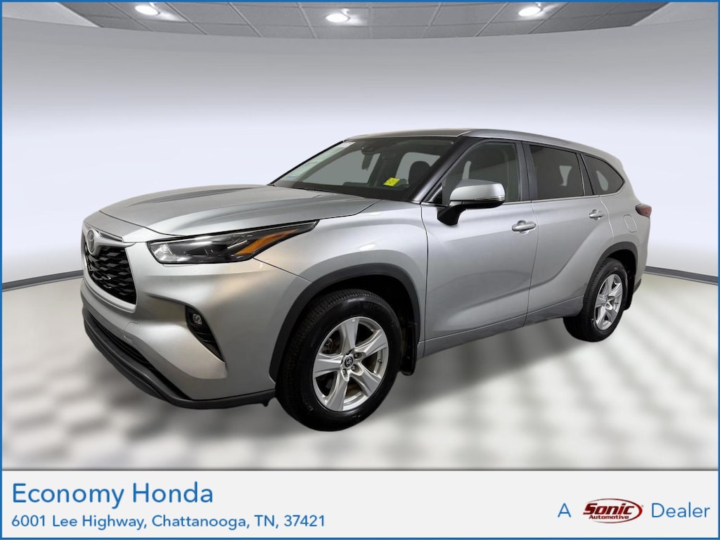 Used 2025 Toyota Highlander LE SUV