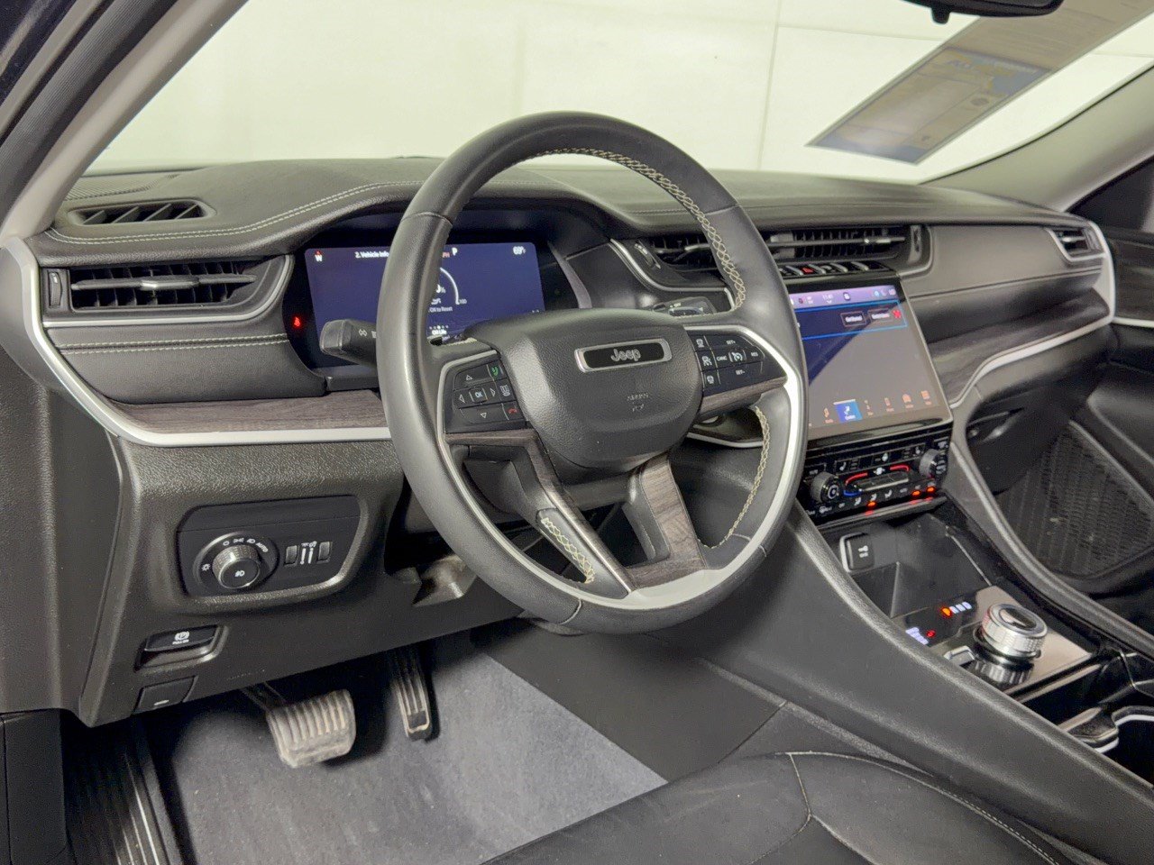 Used 2023 Jeep Grand Cherokee Limited SUV