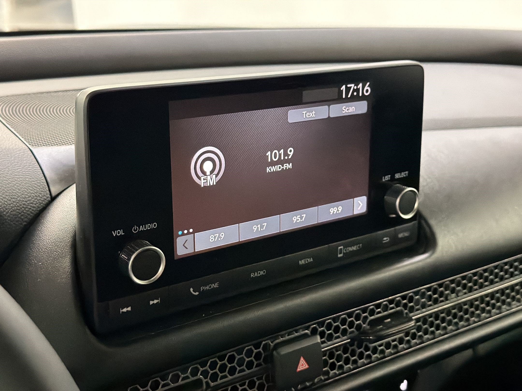 2025 Honda HR-V Sport - Photo 20