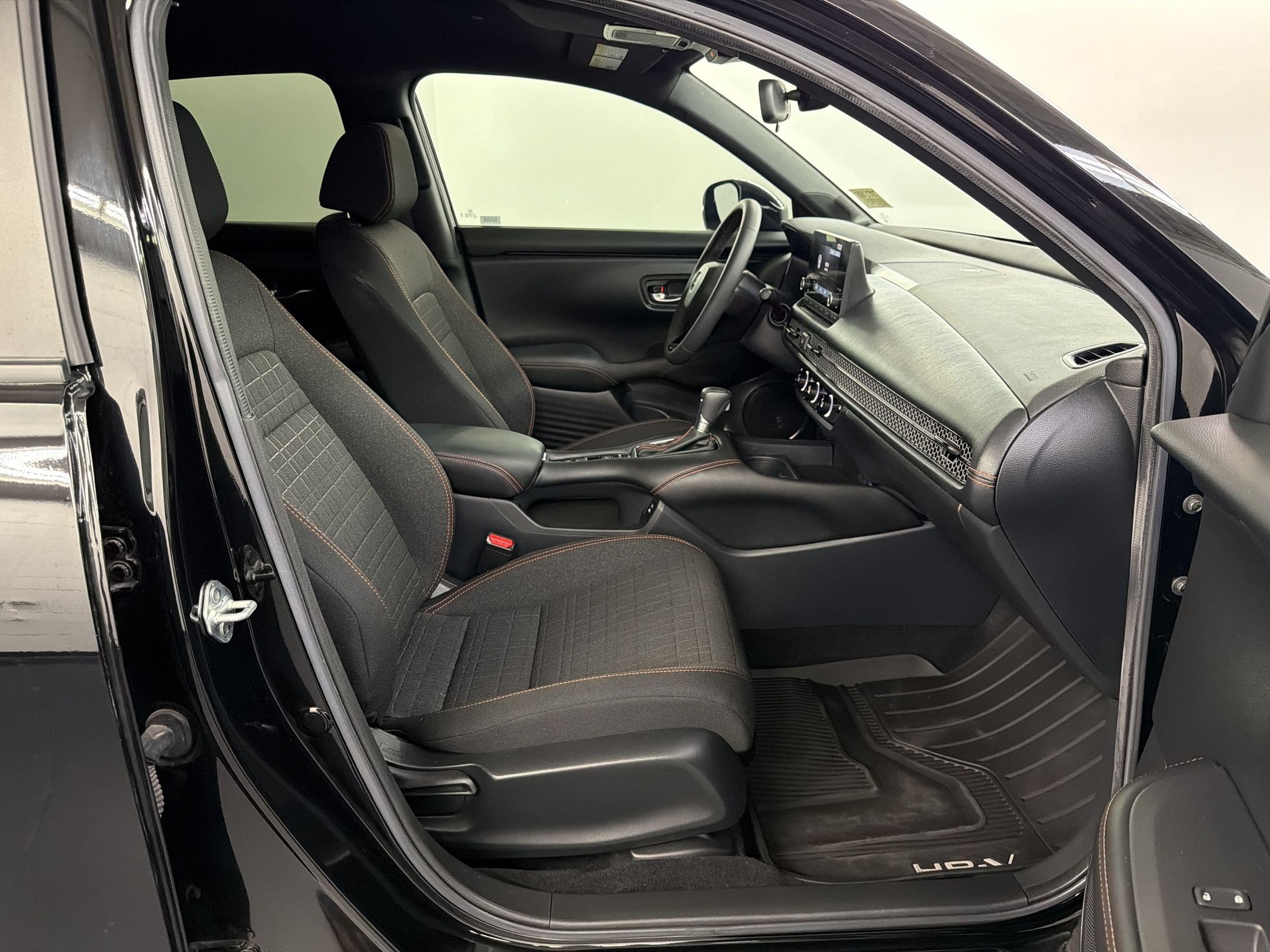 2025 Honda HR-V Sport - Photo 23