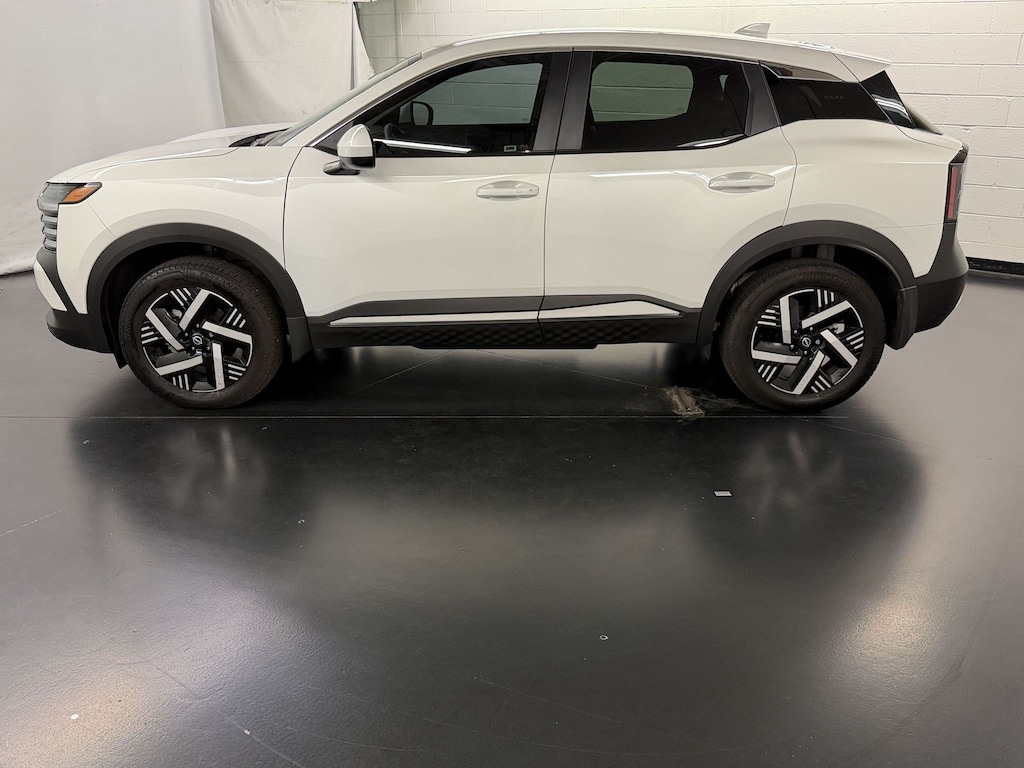 Used 2025 Nissan Kicks SV SUV