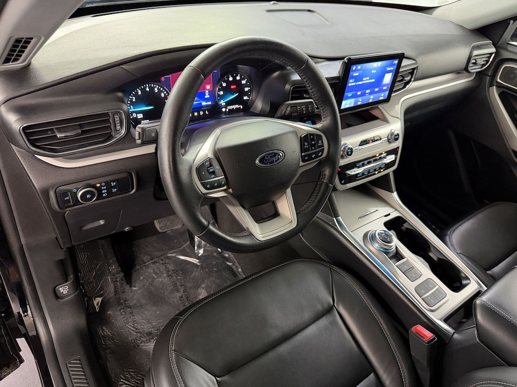 Used 2024 Ford Explorer XLT SUV