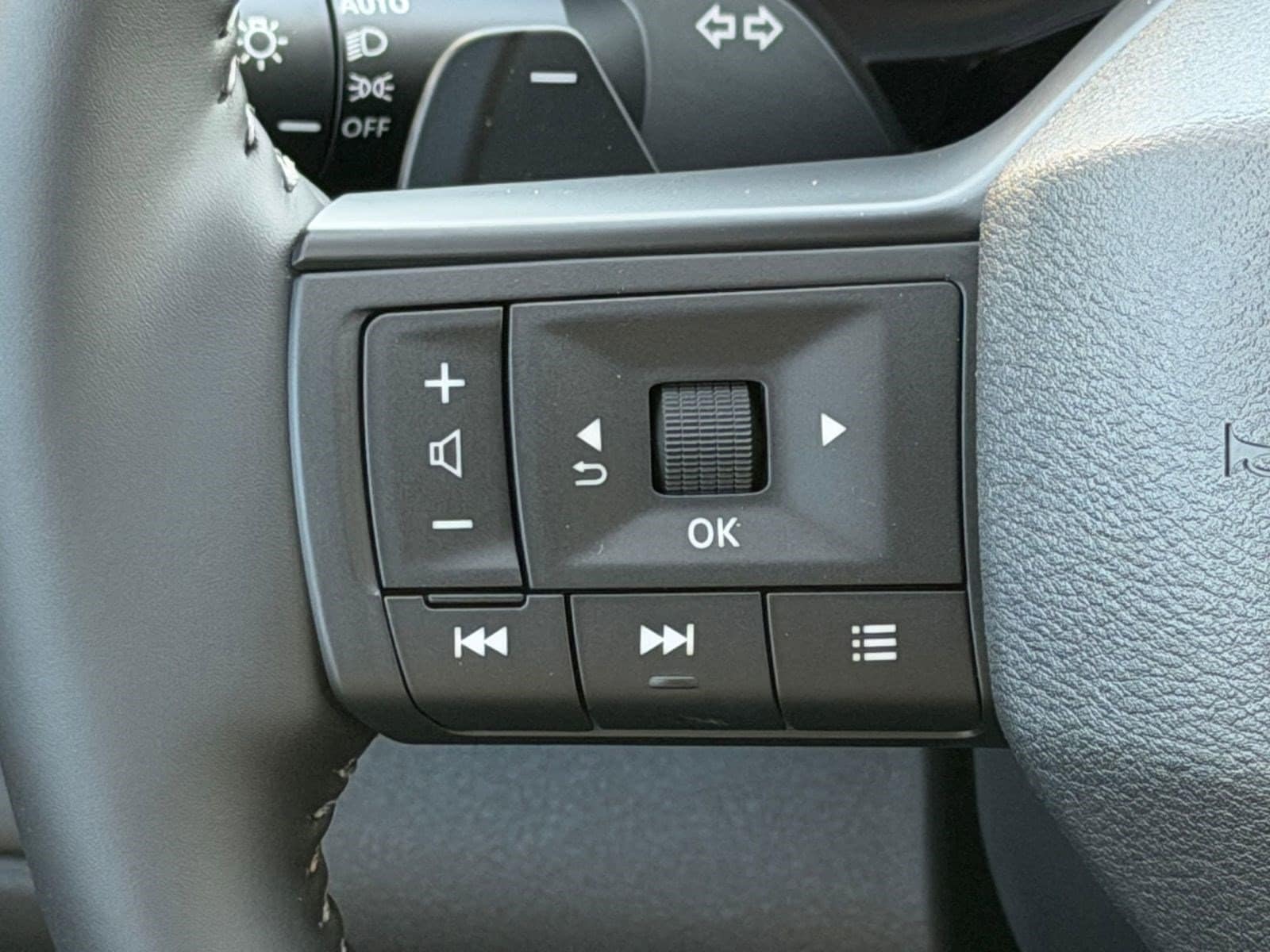 2026 Nissan Pathfinder SV - Photo 20