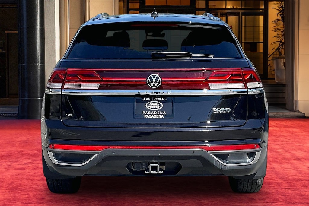 Used 2024 Volkswagen Atlas Cross Sport 2.0T SE w/Technology 2.0T SE w/Technology FWD
