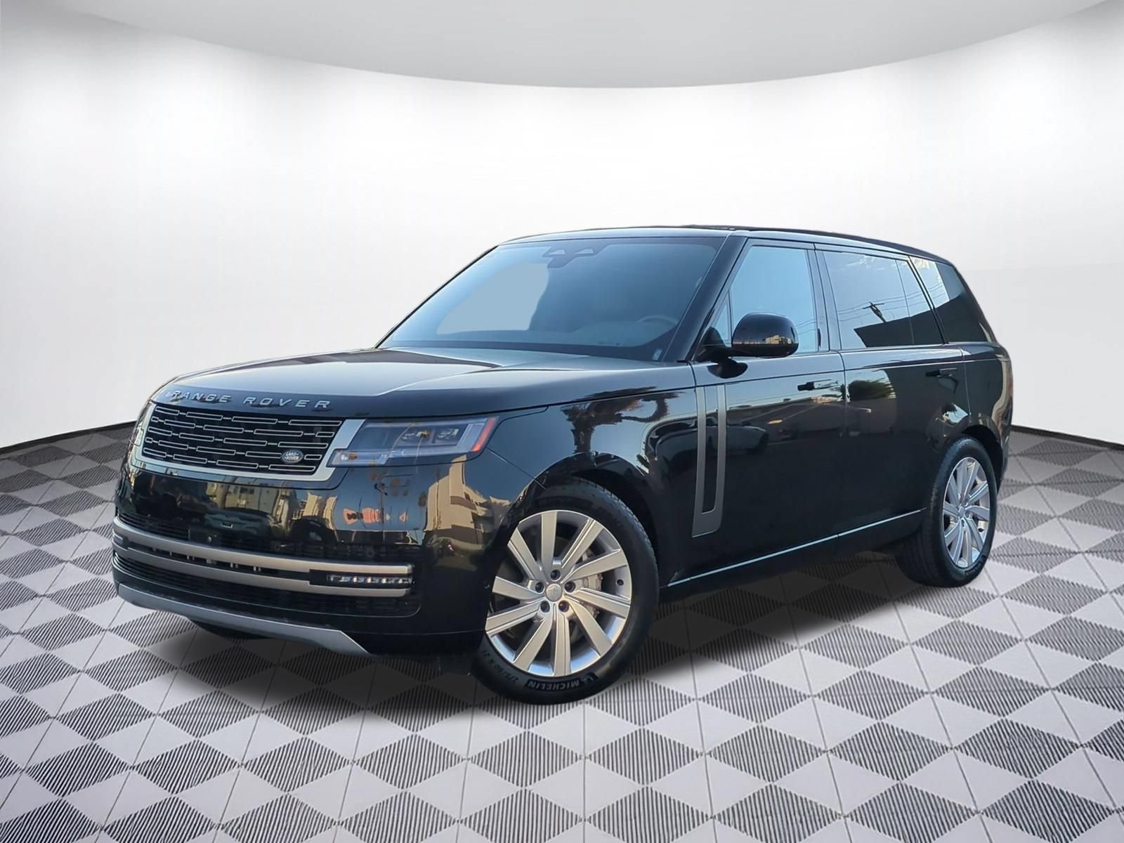 2025 Land Rover Range Rover SE P400 SE LWB 7 Seat