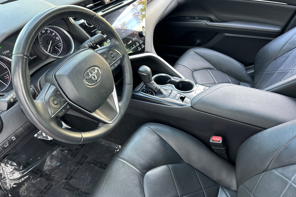 Used 2019 Toyota Camry Hybrid XLE Sedan