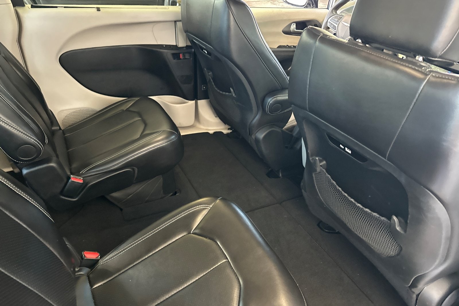 2024 Chrysler Pacifica Touring L - Photo 32