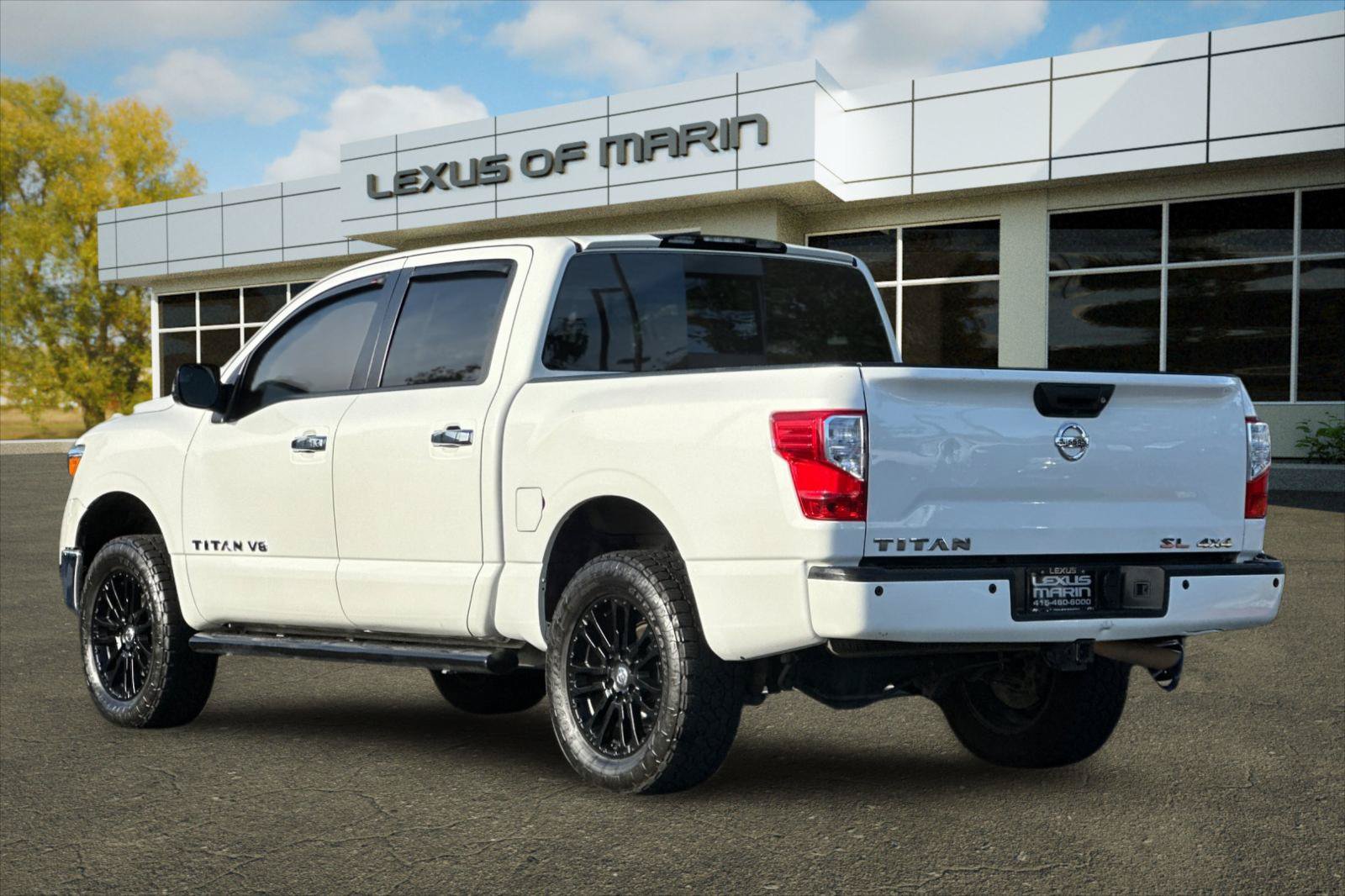Used 2018 Nissan Titan SL Truck Crew Cab