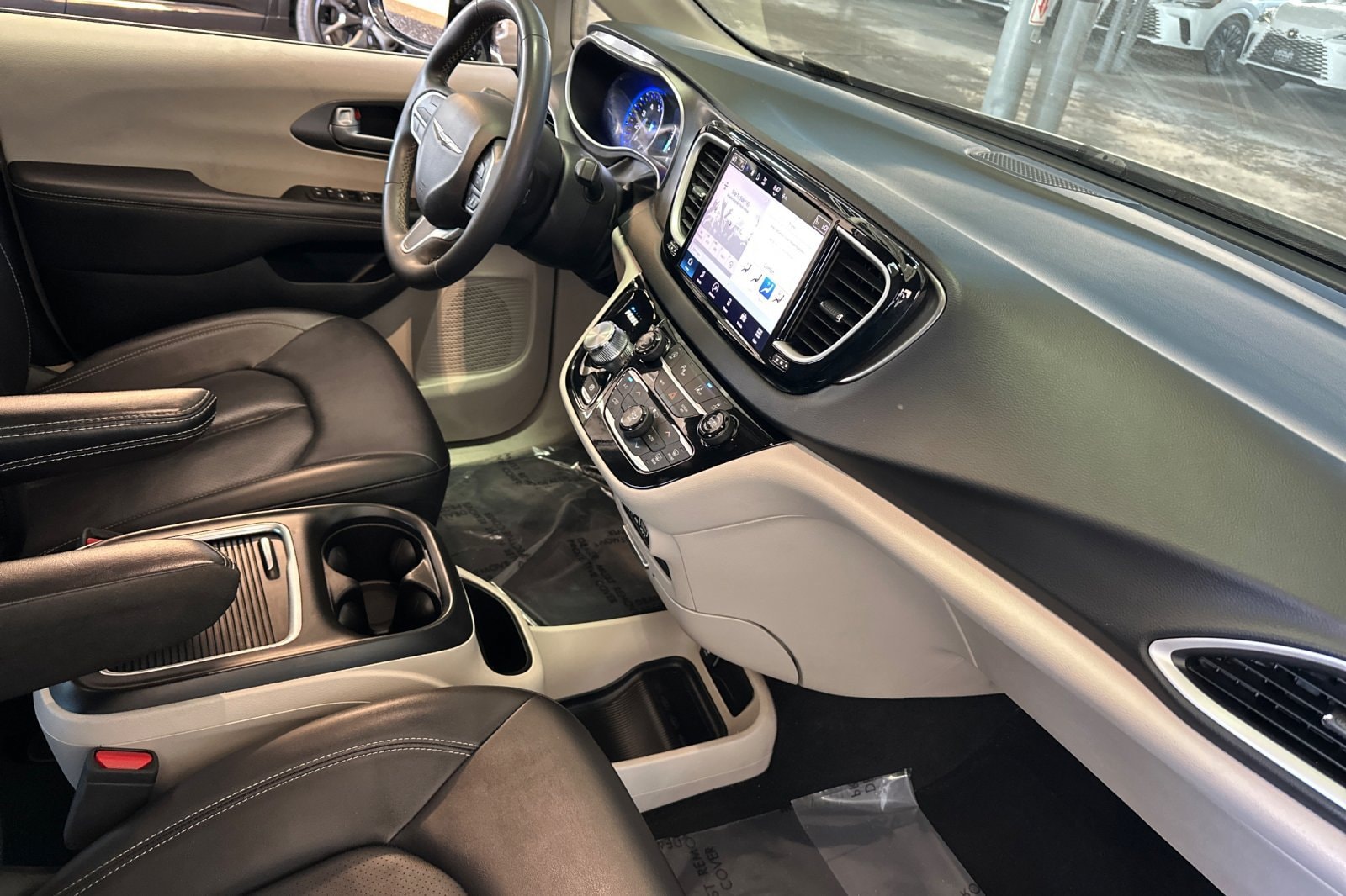 2024 Chrysler Pacifica Touring L - Photo 33