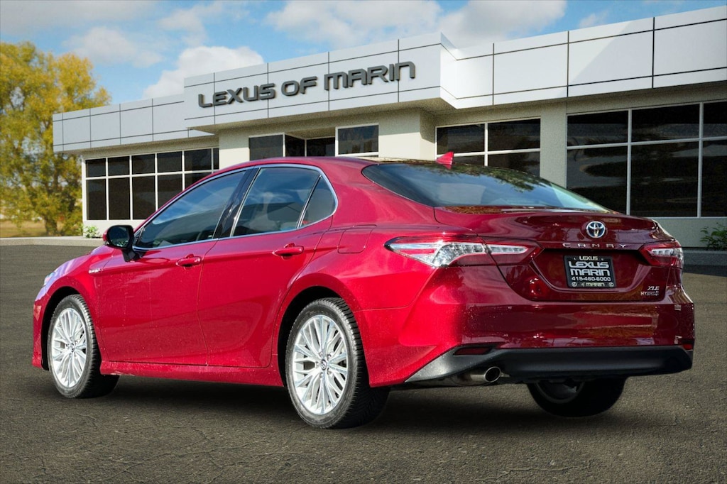 Used 2019 Toyota Camry Hybrid XLE Sedan
