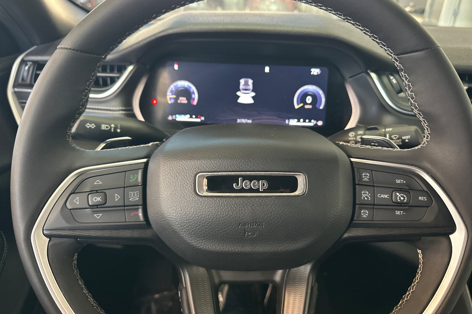 2023 Jeep Grand Cherokee Altitude - Photo 11