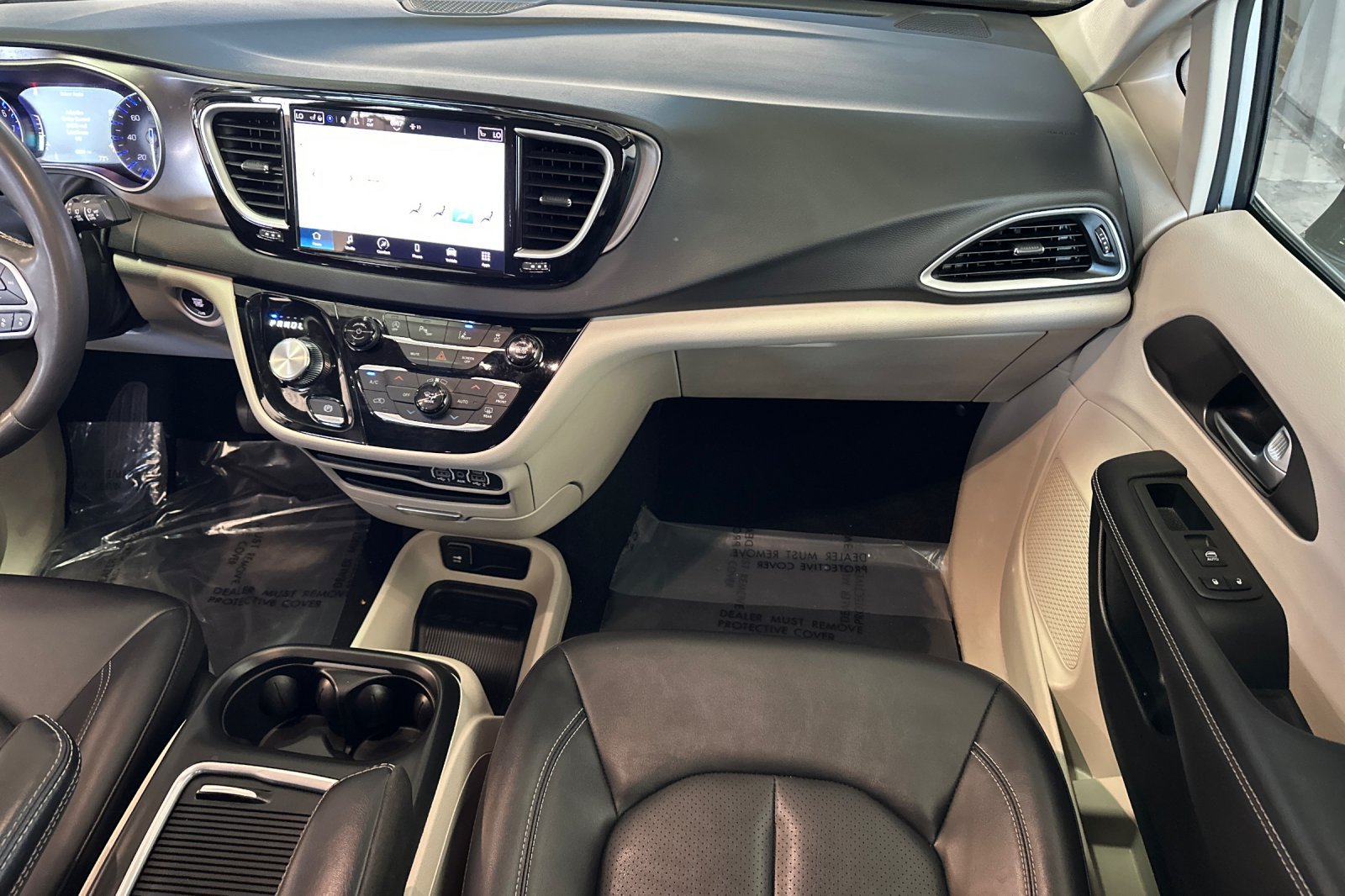 2024 Chrysler Pacifica Touring L - Photo 31