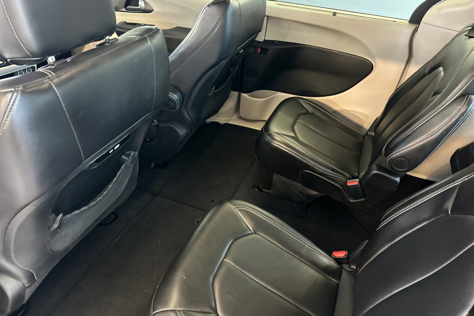 2024 Chrysler Pacifica Touring L - Photo 24