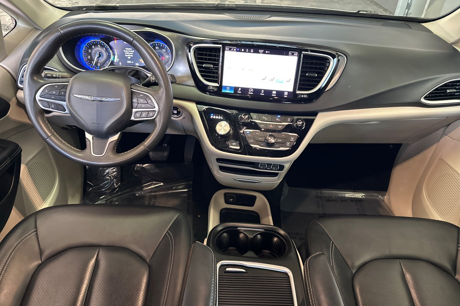 2024 Chrysler Pacifica Touring L - Photo 16