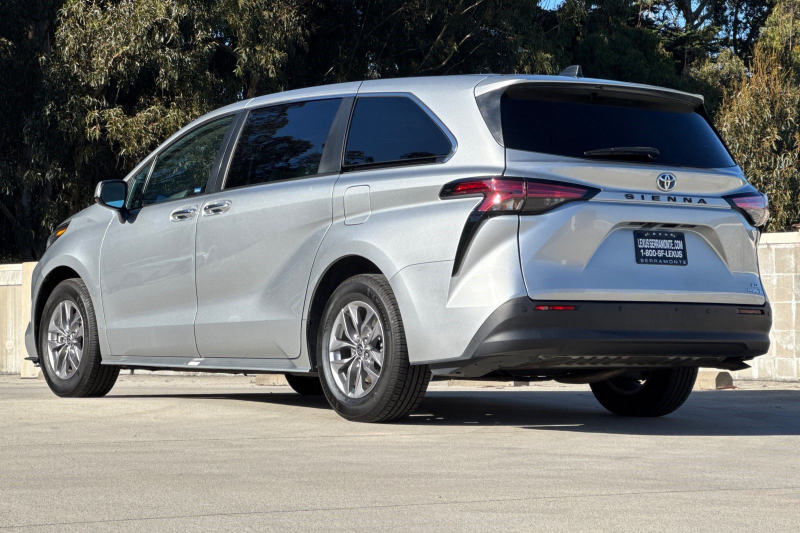 Used 2022 Toyota Sienna XLE 7 Passenger Van Passenger Van