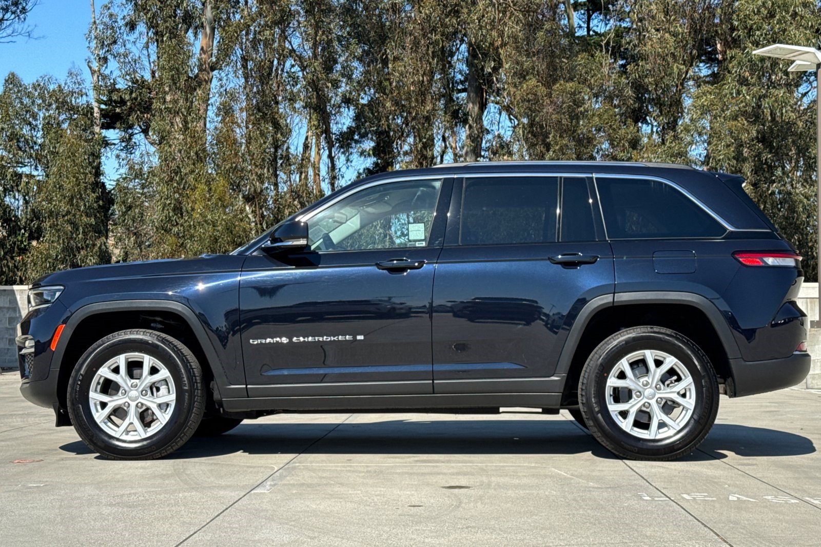 Used 2023 Jeep Grand Cherokee Limited SUV