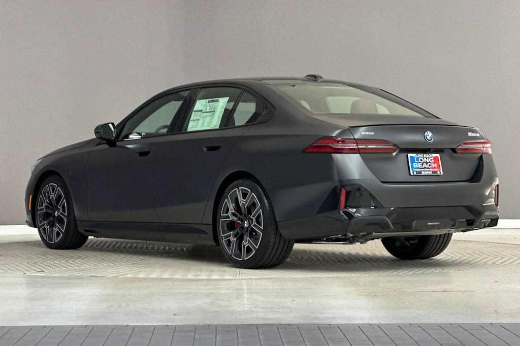 New 2027 BMW 550e xDrive Sedan