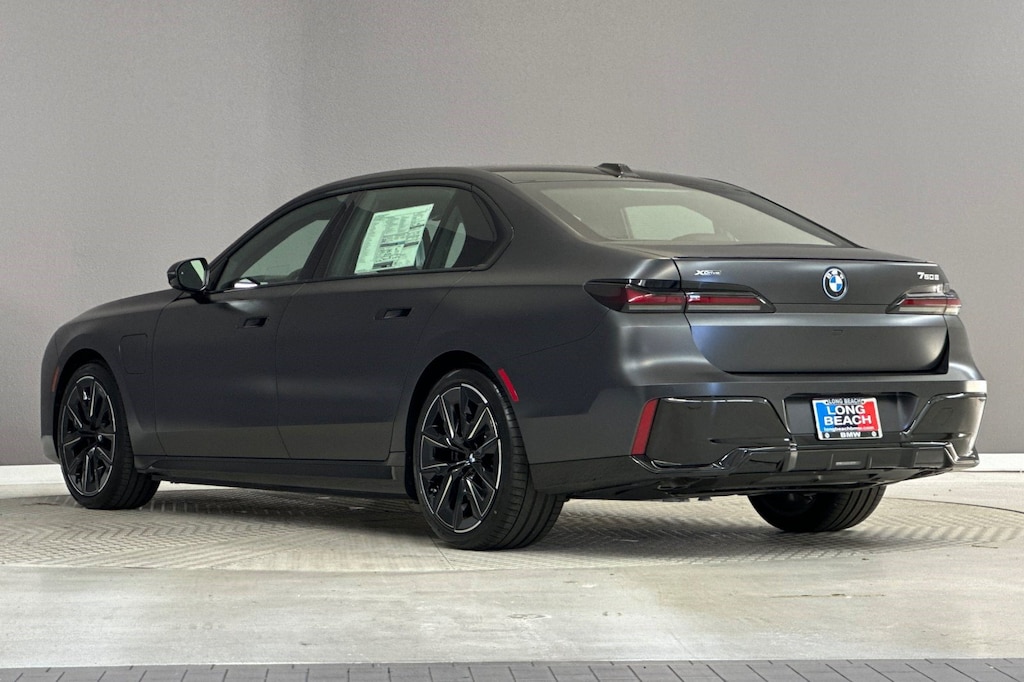 New 2026 BMW 750e xDrive Sedan