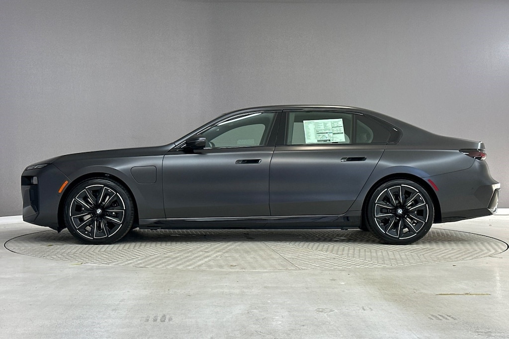 New 2026 BMW 750e xDrive Sedan