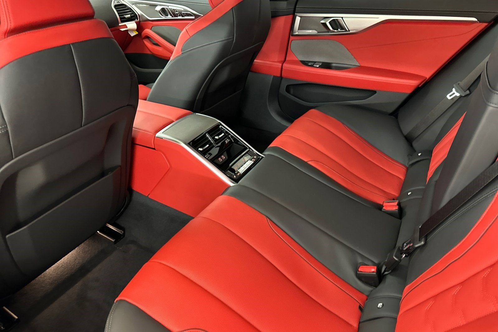 2026 BMW 8 Series 840i - Photo 19
