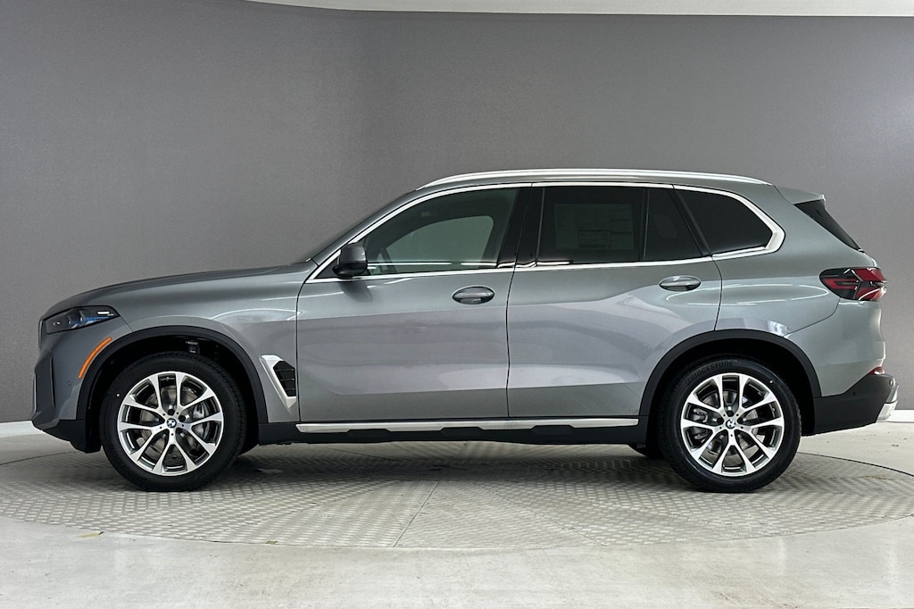 New 2026 BMW X5 sDrive40i SUV