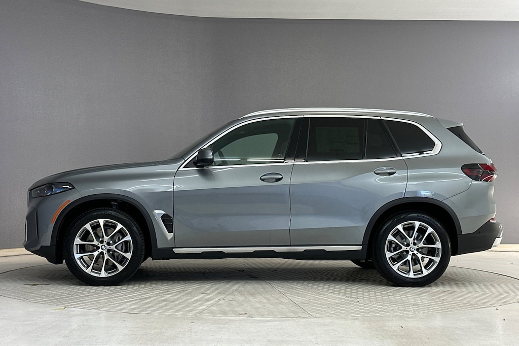 New 2026 BMW X5 sDrive40i SUV