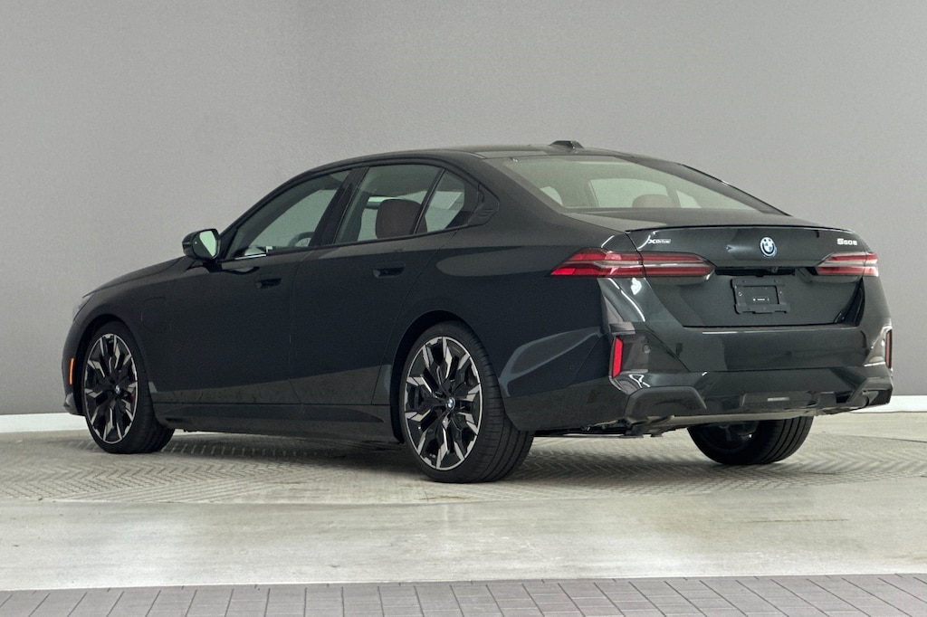 New 2027 BMW 550e xDrive Sedan
