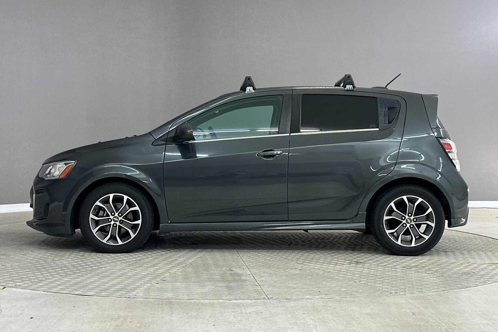 Used 2017 Chevrolet Sonic LT Auto w/1SD Hatchback