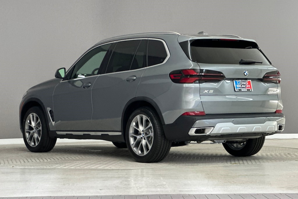 New 2026 BMW X5 sDrive40i SUV