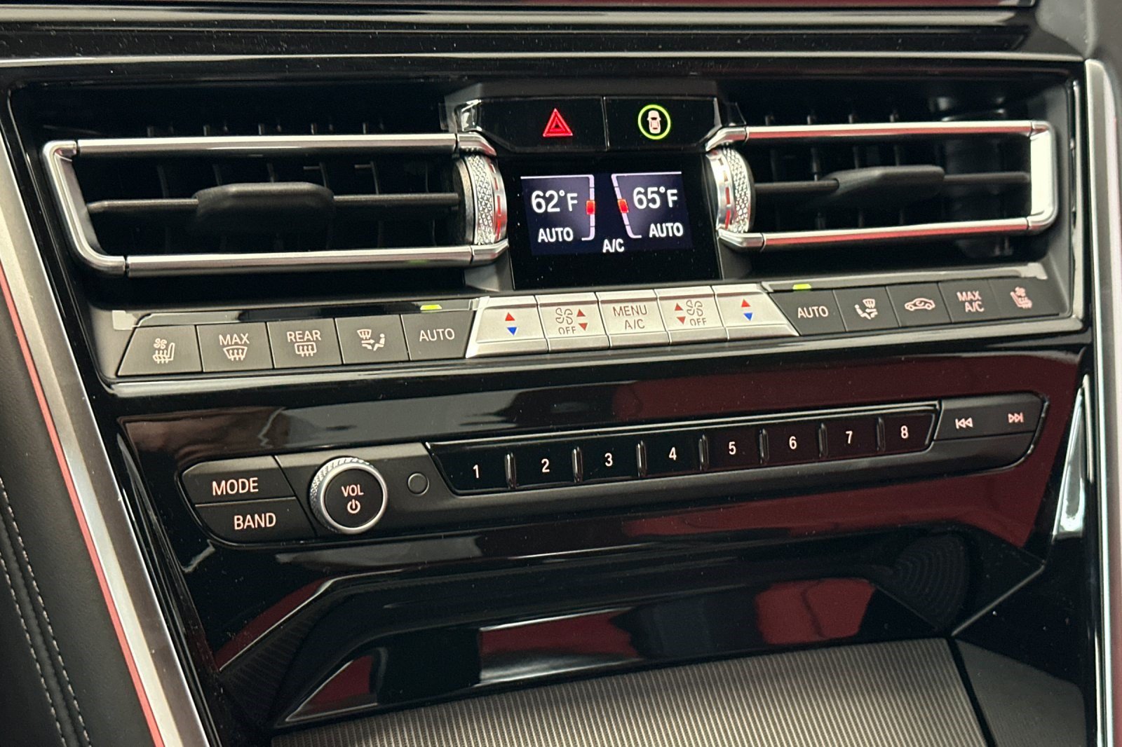 2026 BMW 8 Series 840i - Photo 23