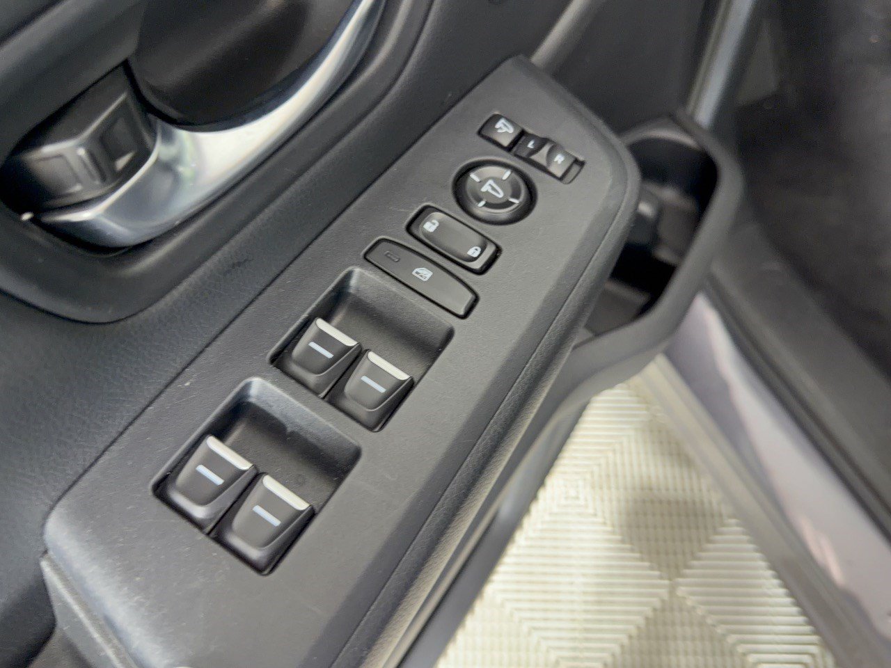 2025 Honda Pilot Elite - Photo 15