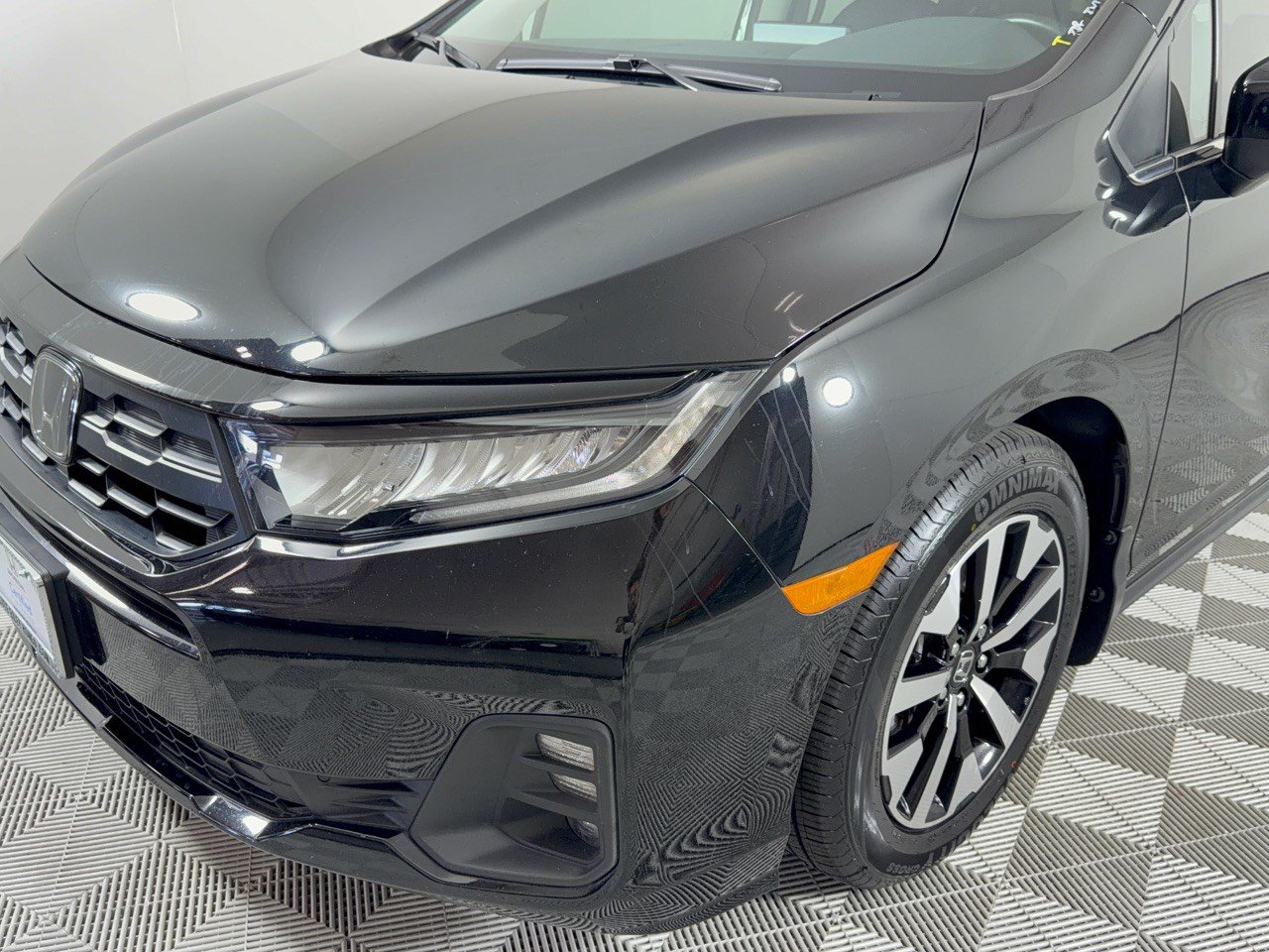 2025 Honda Odyssey EX-L - Photo 12