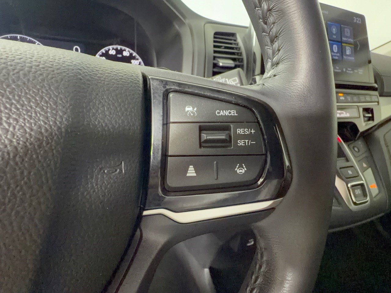 2025 Honda Odyssey EX-L - Photo 19
