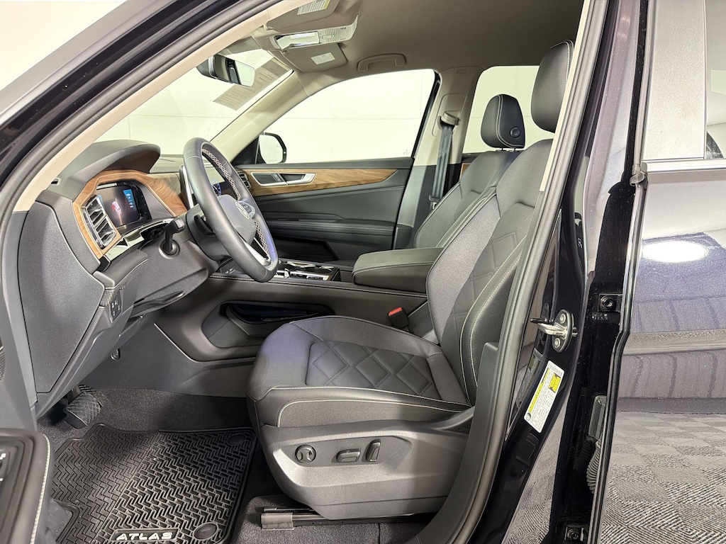 Used 2026 Volkswagen Atlas SE w/Technology SUV