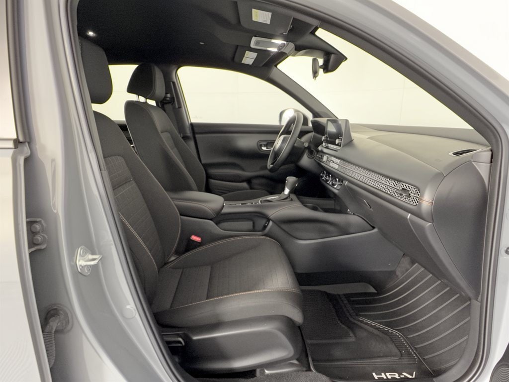 2025 Honda HR-V Sport - Photo 30