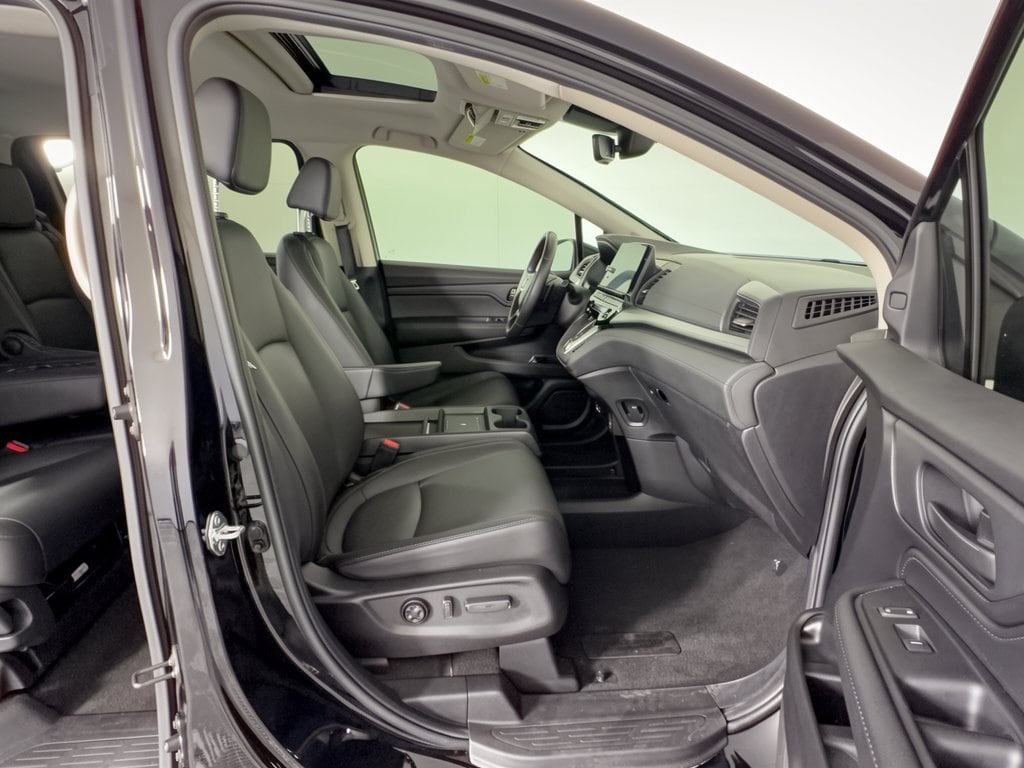 2025 Honda Odyssey EX-L - Photo 30