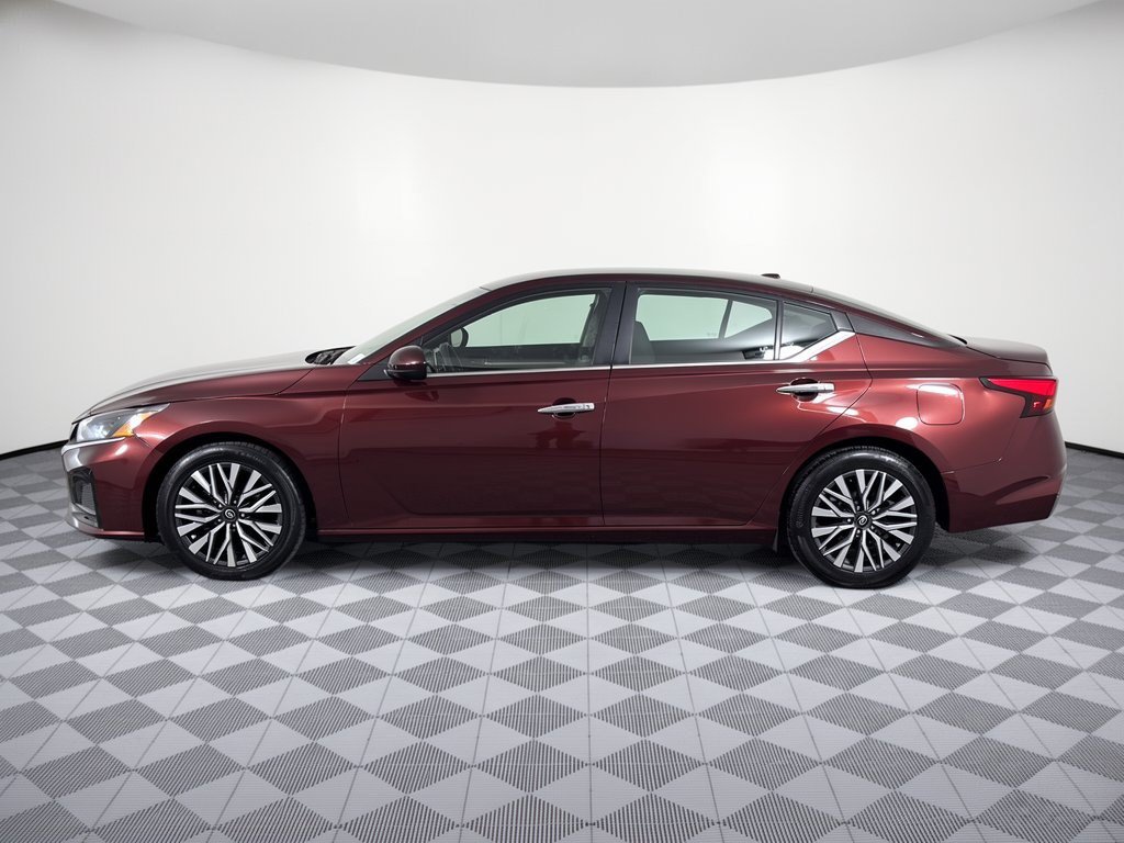 Used 2023 Nissan Altima 2.5 SV Sedan