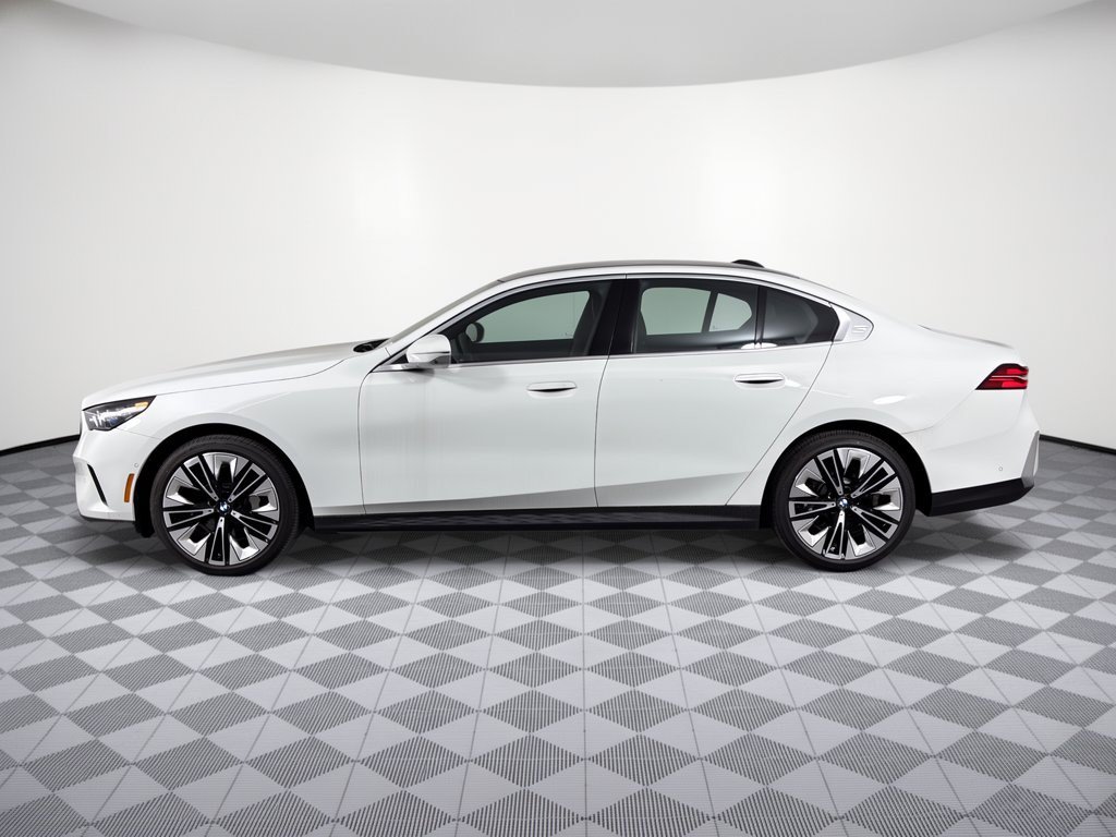 New 2026 BMW 530i xDrive Sedan