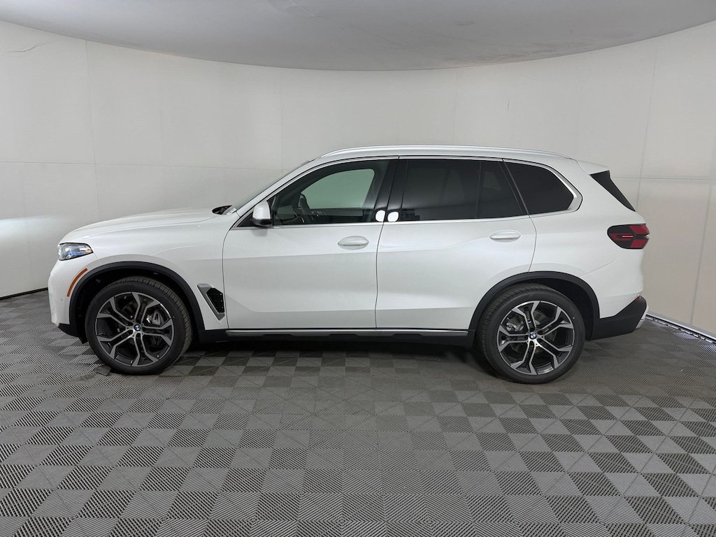 New 2026 BMW X5 sDrive40i SUV