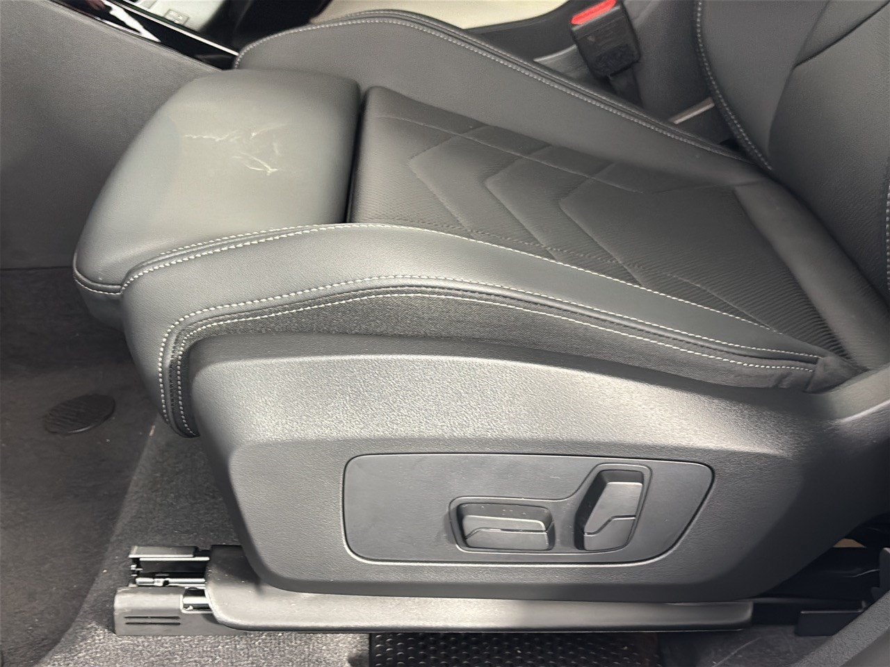2026 BMW X2 28i - Photo 16