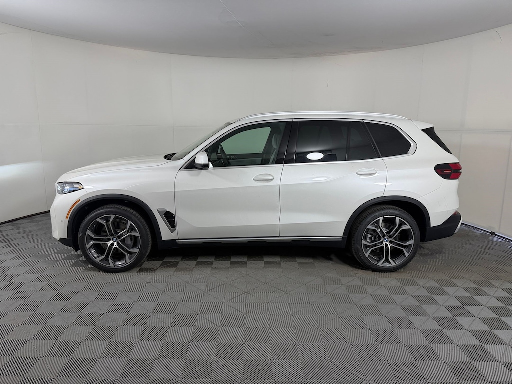 New 2026 BMW X5 sDrive40i SUV