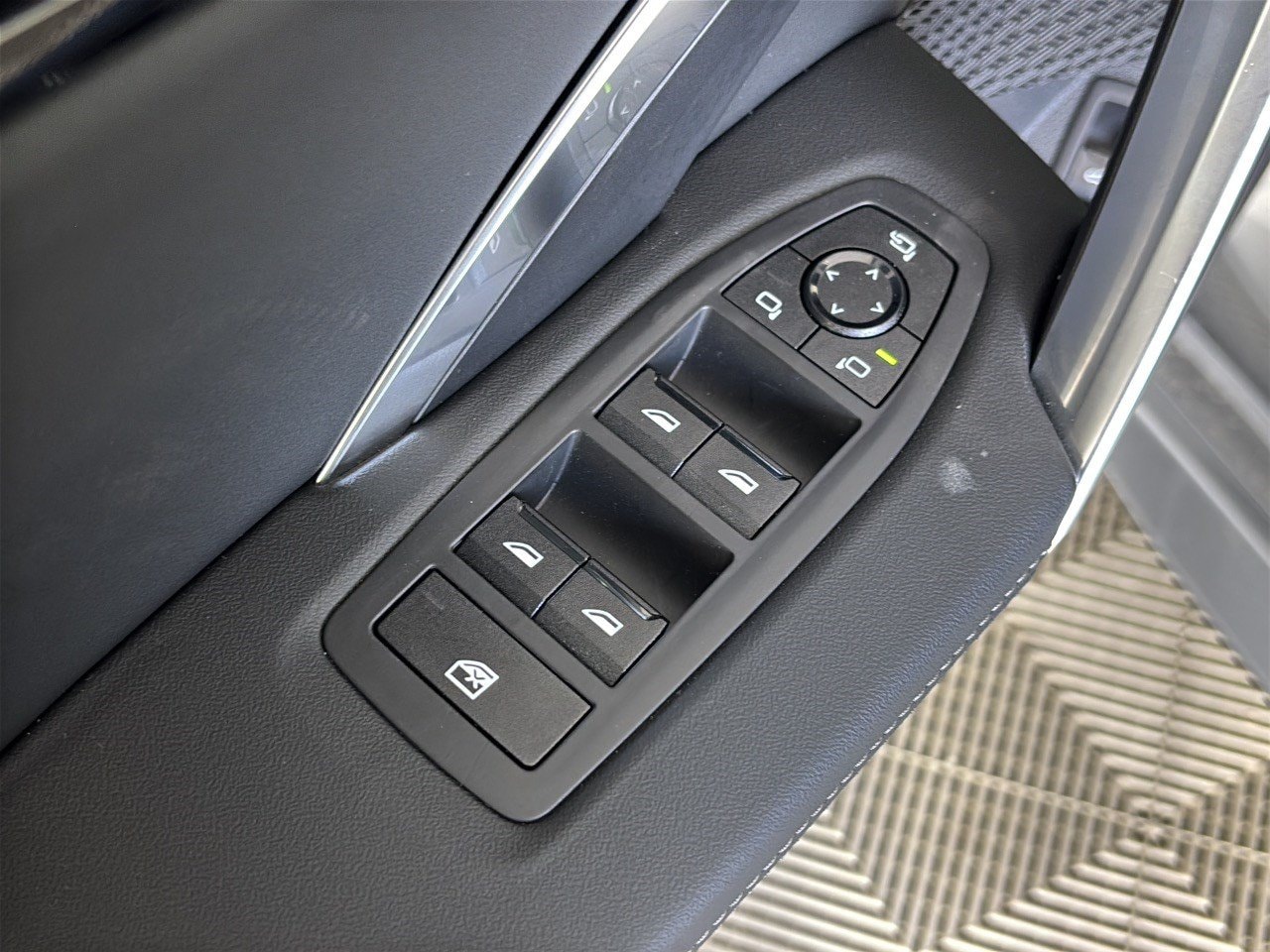 2026 BMW X2 28i - Photo 15