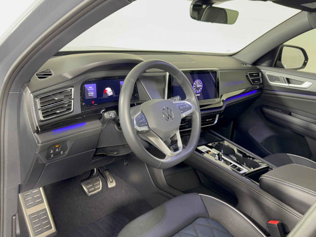 Used 2025 Volkswagen Atlas Cross Sport 2.0T SEL Premium R-Line SUV
