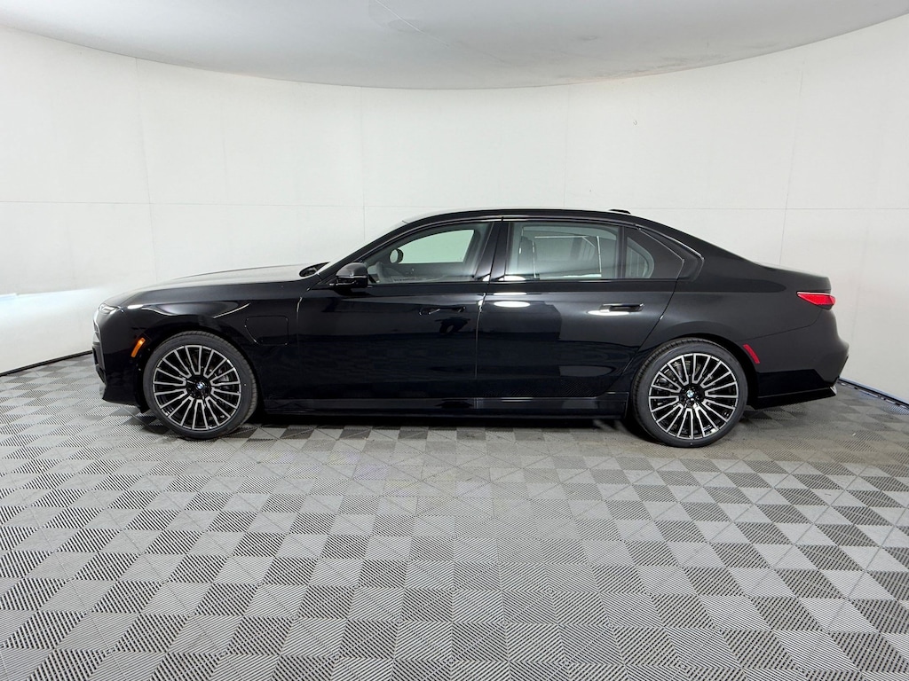 New 2026 BMW 750e xDrive Sedan