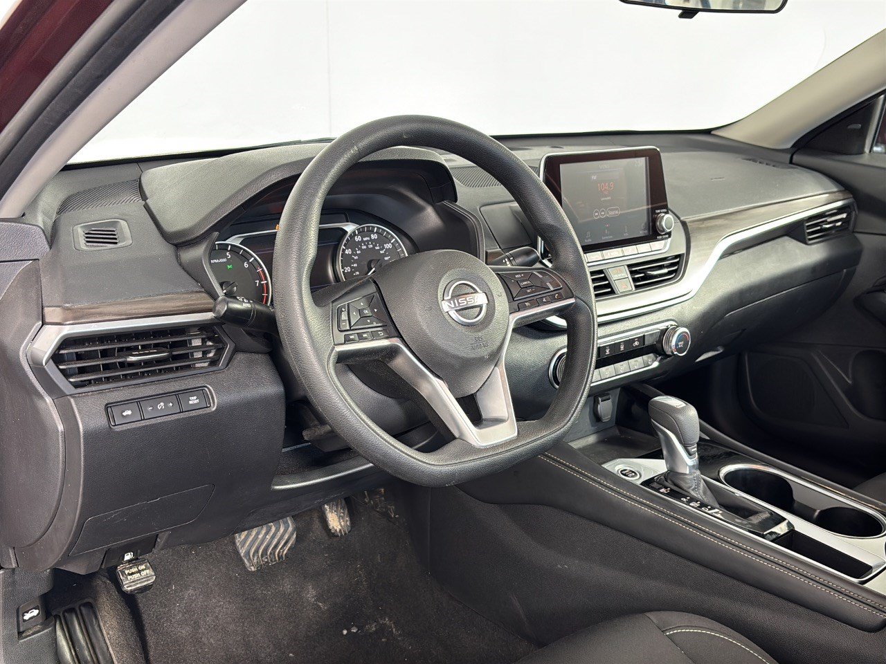 Used 2023 Nissan Altima 2.5 SV Sedan