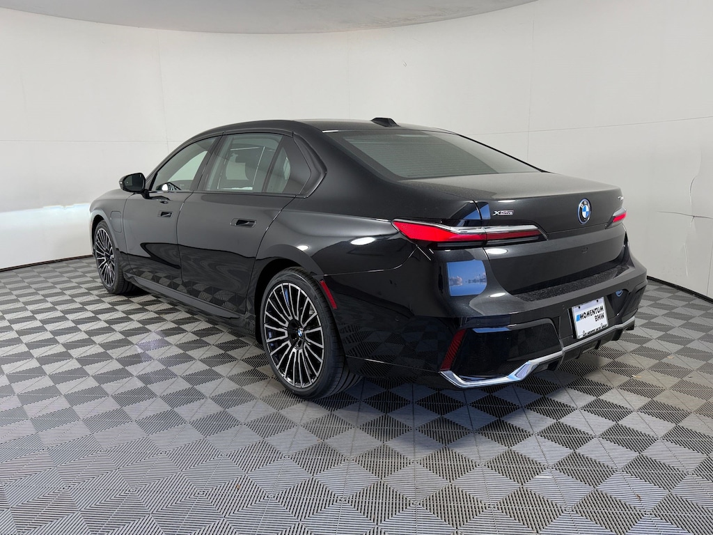 New 2026 BMW 750e xDrive Sedan